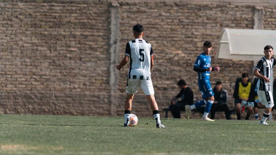 TES单英雄池扩展与团战决策效率优化的关键路径解析
